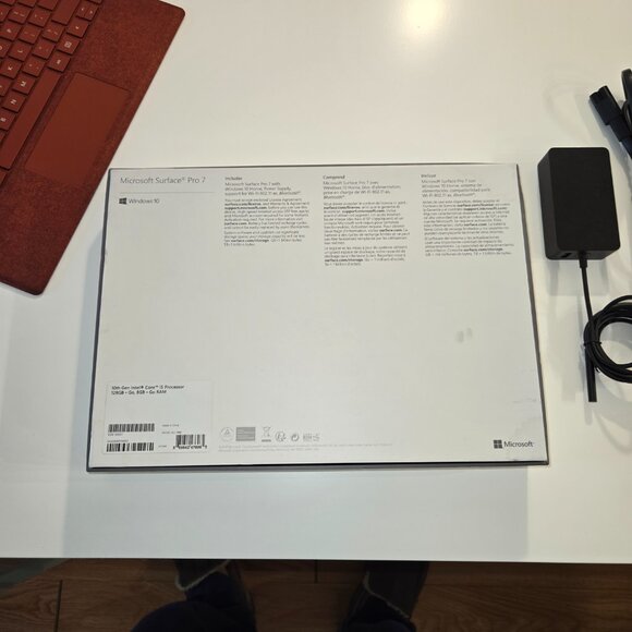Microsoft Surface Pro 7 12.3 inch Touch-Screen - Picture 7 of 8